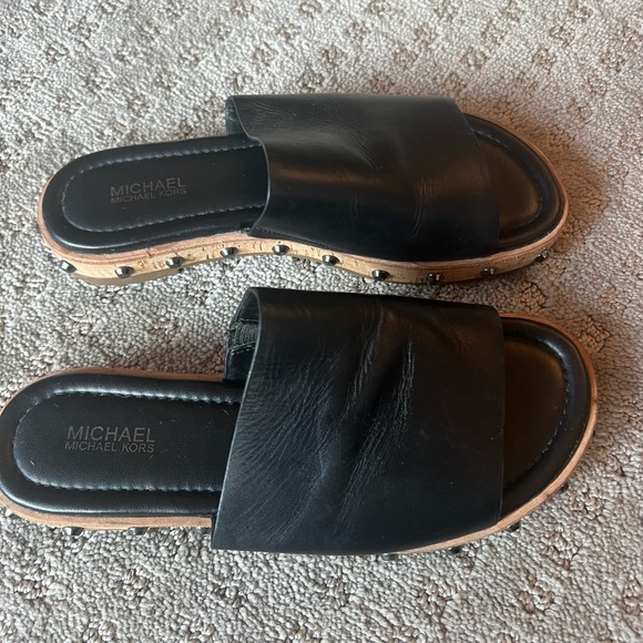 Michael Kors leather flat sandals available - Picture 3 of 6